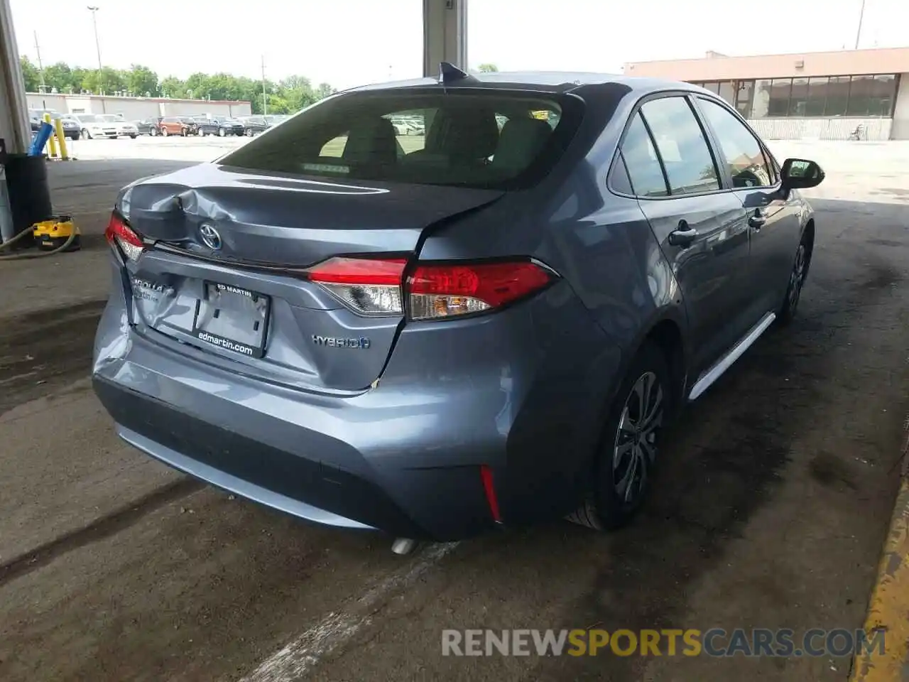 4 Photograph of a damaged car JTDEBRBE0LJ016212 TOYOTA COROLLA 2020