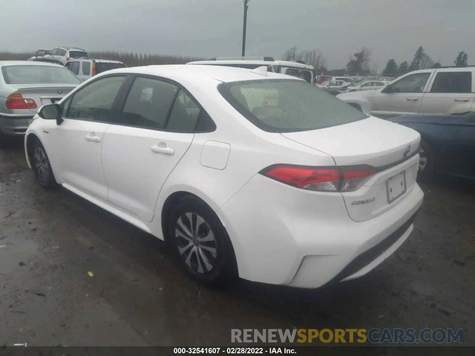 3 Photograph of a damaged car JTDEBRBE0LJ018106 TOYOTA COROLLA 2020