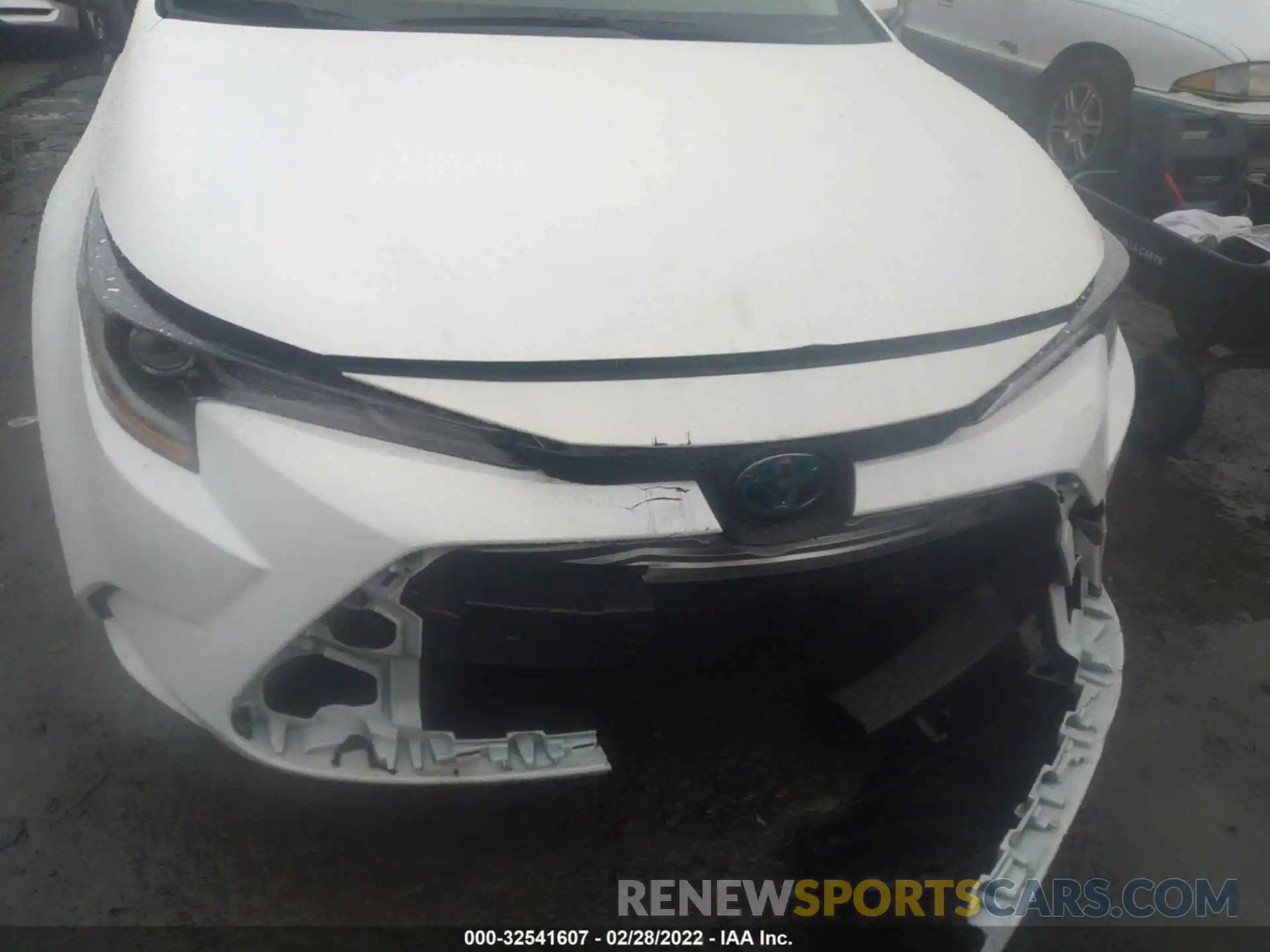 6 Photograph of a damaged car JTDEBRBE0LJ018106 TOYOTA COROLLA 2020