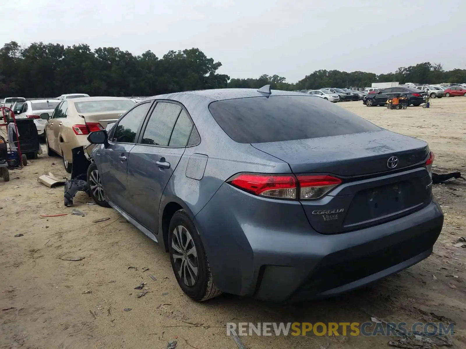 3 Photograph of a damaged car JTDEBRBE0LJ018929 TOYOTA COROLLA 2020