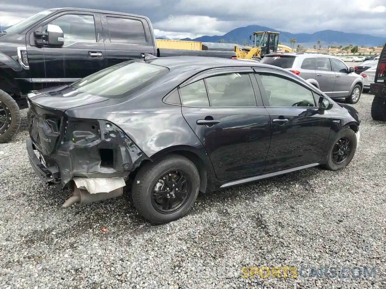 3 Photograph of a damaged car JTDEBRBE0LJ019224 TOYOTA COROLLA 2020