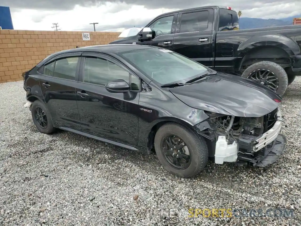 4 Photograph of a damaged car JTDEBRBE0LJ019224 TOYOTA COROLLA 2020