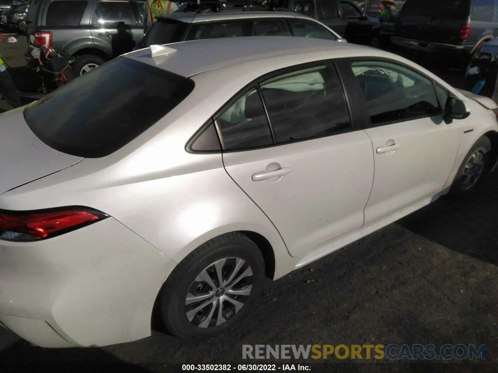 4 Photograph of a damaged car JTDEBRBE0LJ024360 TOYOTA COROLLA 2020