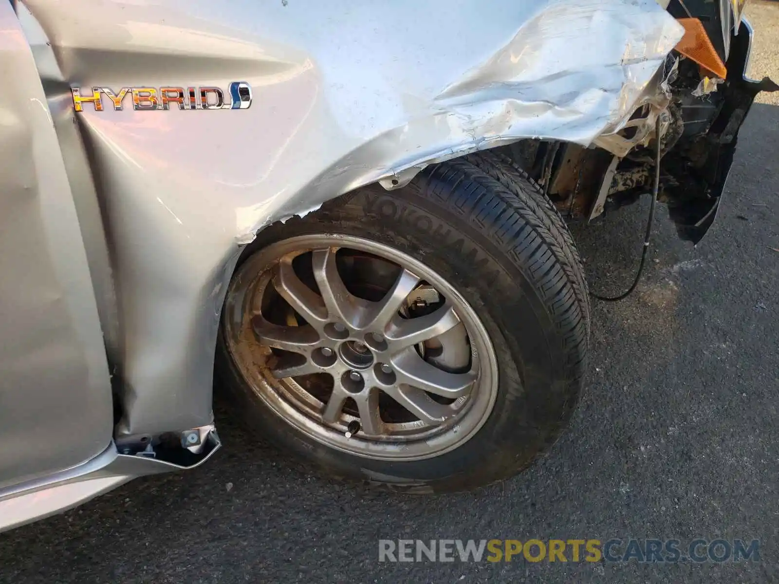 9 Photograph of a damaged car JTDEBRBE1LJ007387 TOYOTA COROLLA 2020