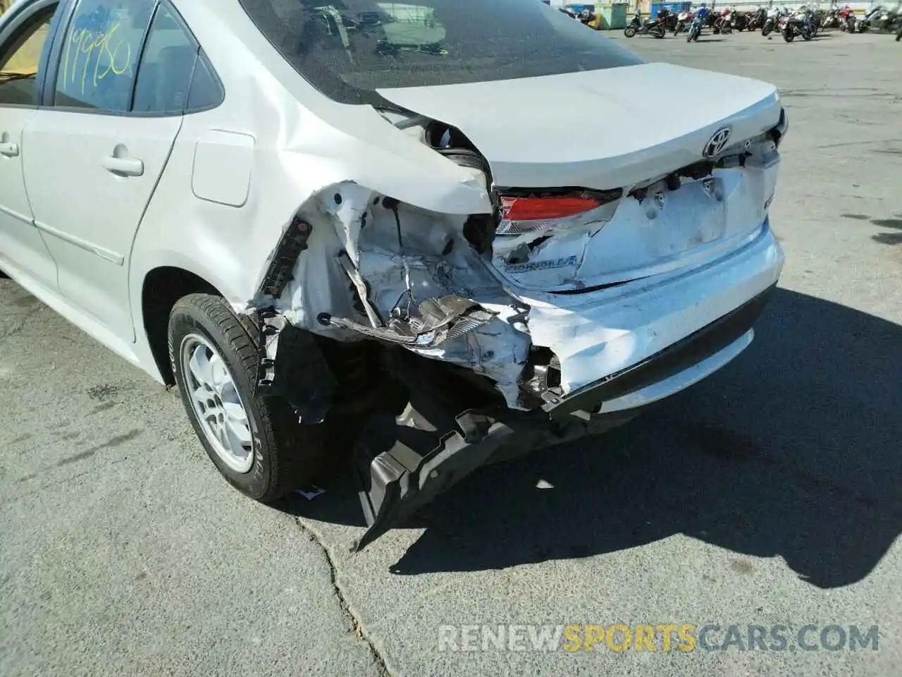 9 Photograph of a damaged car JTDEBRBE1LJ007602 TOYOTA COROLLA 2020