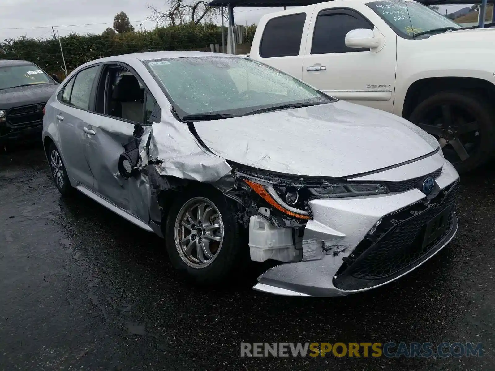 1 Photograph of a damaged car JTDEBRBE1LJ008524 TOYOTA COROLLA 2020