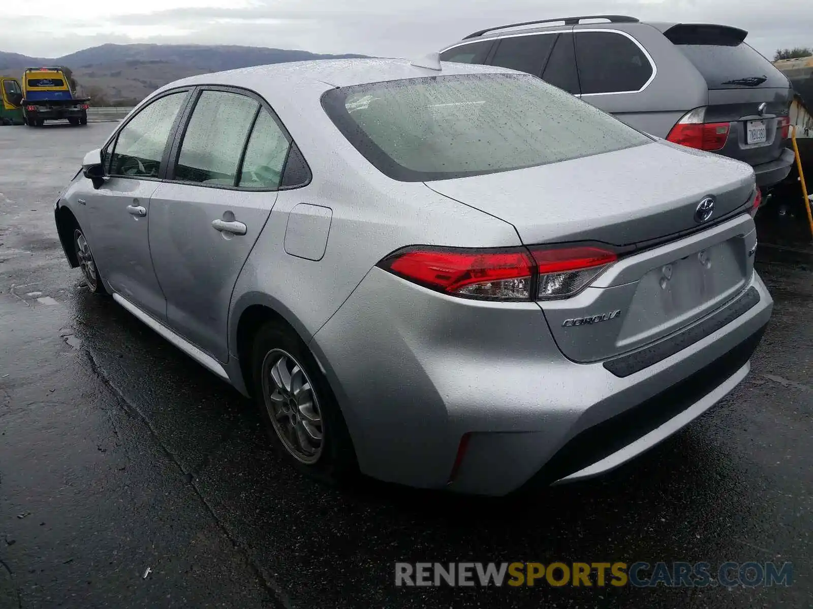 3 Photograph of a damaged car JTDEBRBE1LJ008524 TOYOTA COROLLA 2020