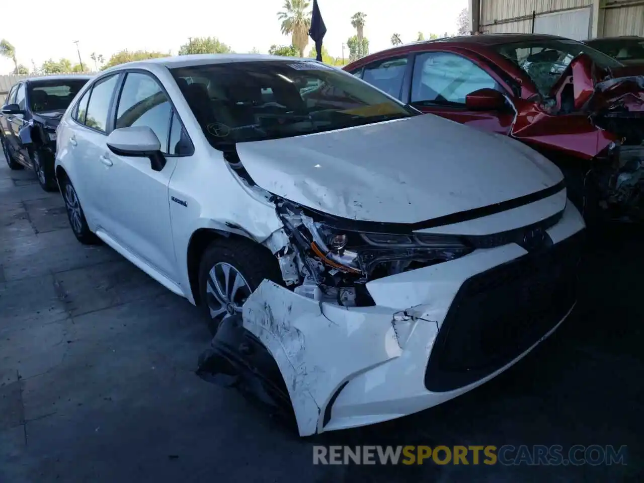 1 Photograph of a damaged car JTDEBRBE1LJ009978 TOYOTA COROLLA 2020