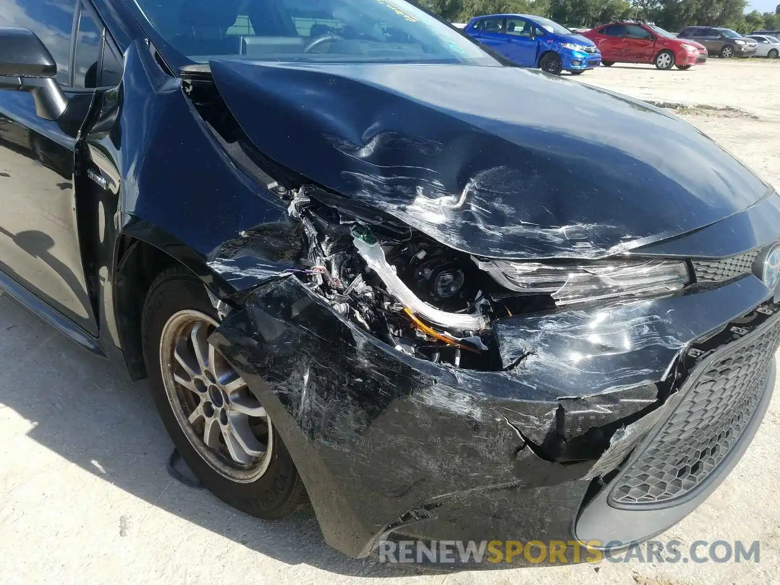 9 Photograph of a damaged car JTDEBRBE1LJ012878 TOYOTA COROLLA 2020