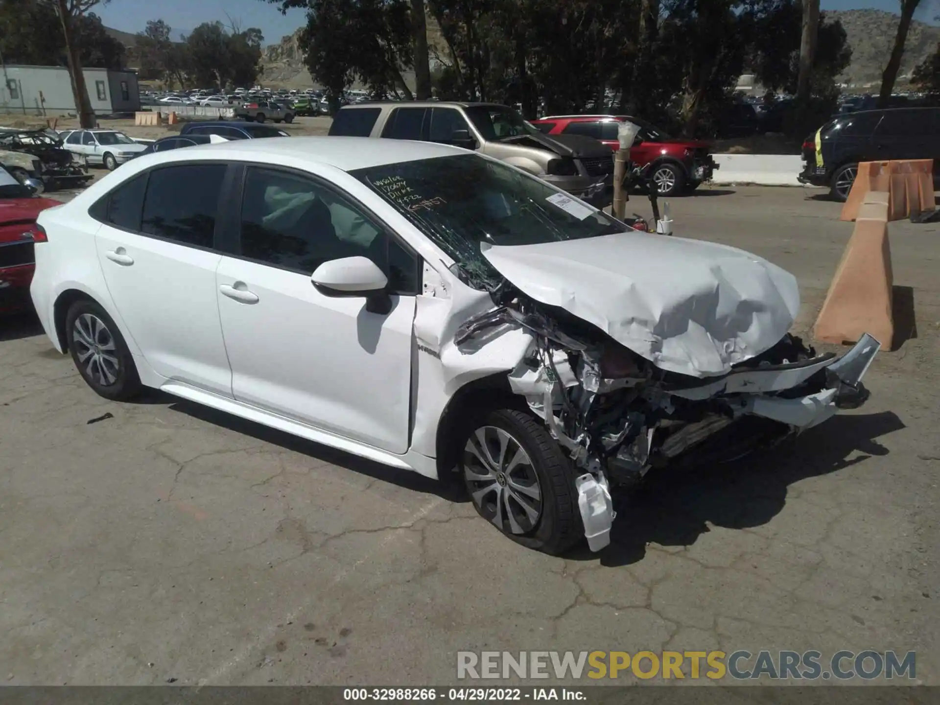 1 Photograph of a damaged car JTDEBRBE1LJ015201 TOYOTA COROLLA 2020