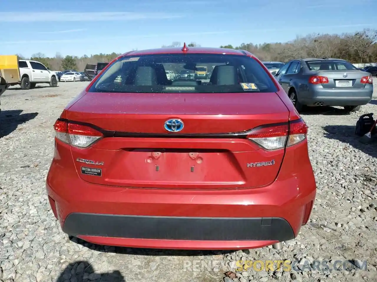 6 Photograph of a damaged car JTDEBRBE1LJ015439 TOYOTA COROLLA 2020