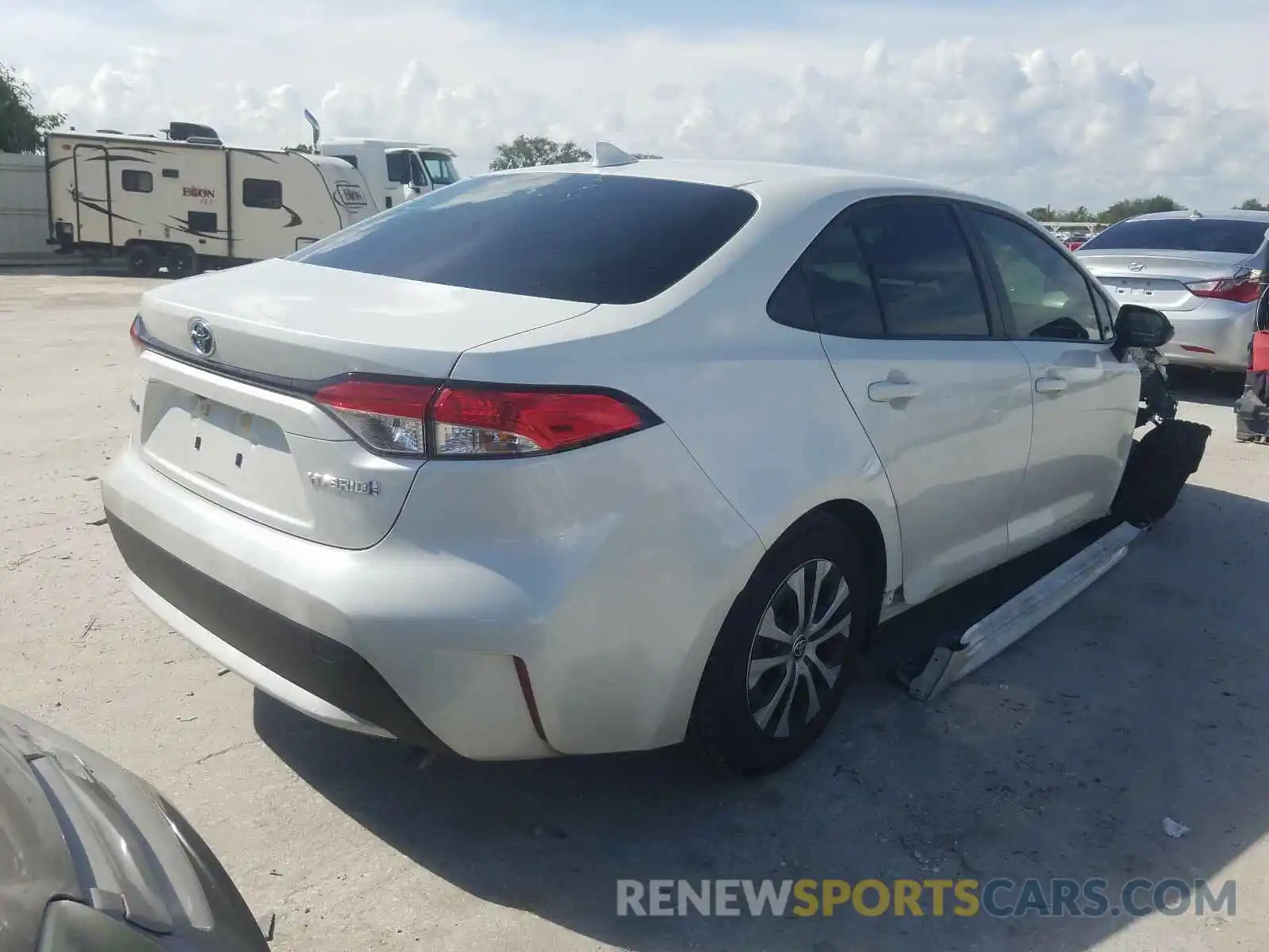 4 Photograph of a damaged car JTDEBRBE1LJ015506 TOYOTA COROLLA 2020