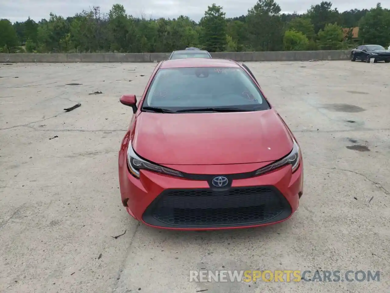 10 Photograph of a damaged car JTDEBRBE1LJ016168 TOYOTA COROLLA 2020