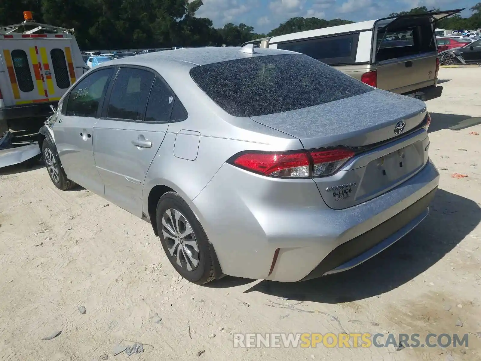 3 Photograph of a damaged car JTDEBRBE1LJ022150 TOYOTA COROLLA 2020