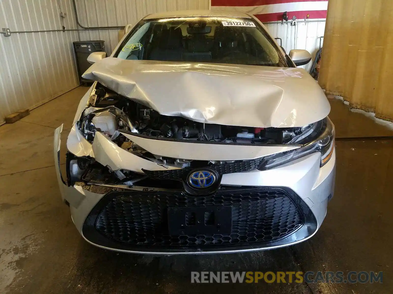 9 Photograph of a damaged car JTDEBRBE2LJ000643 TOYOTA COROLLA 2020