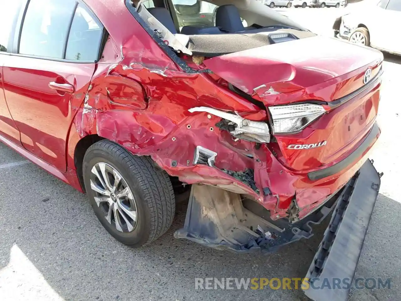 9 Photograph of a damaged car JTDEBRBE2LJ000741 TOYOTA COROLLA 2020