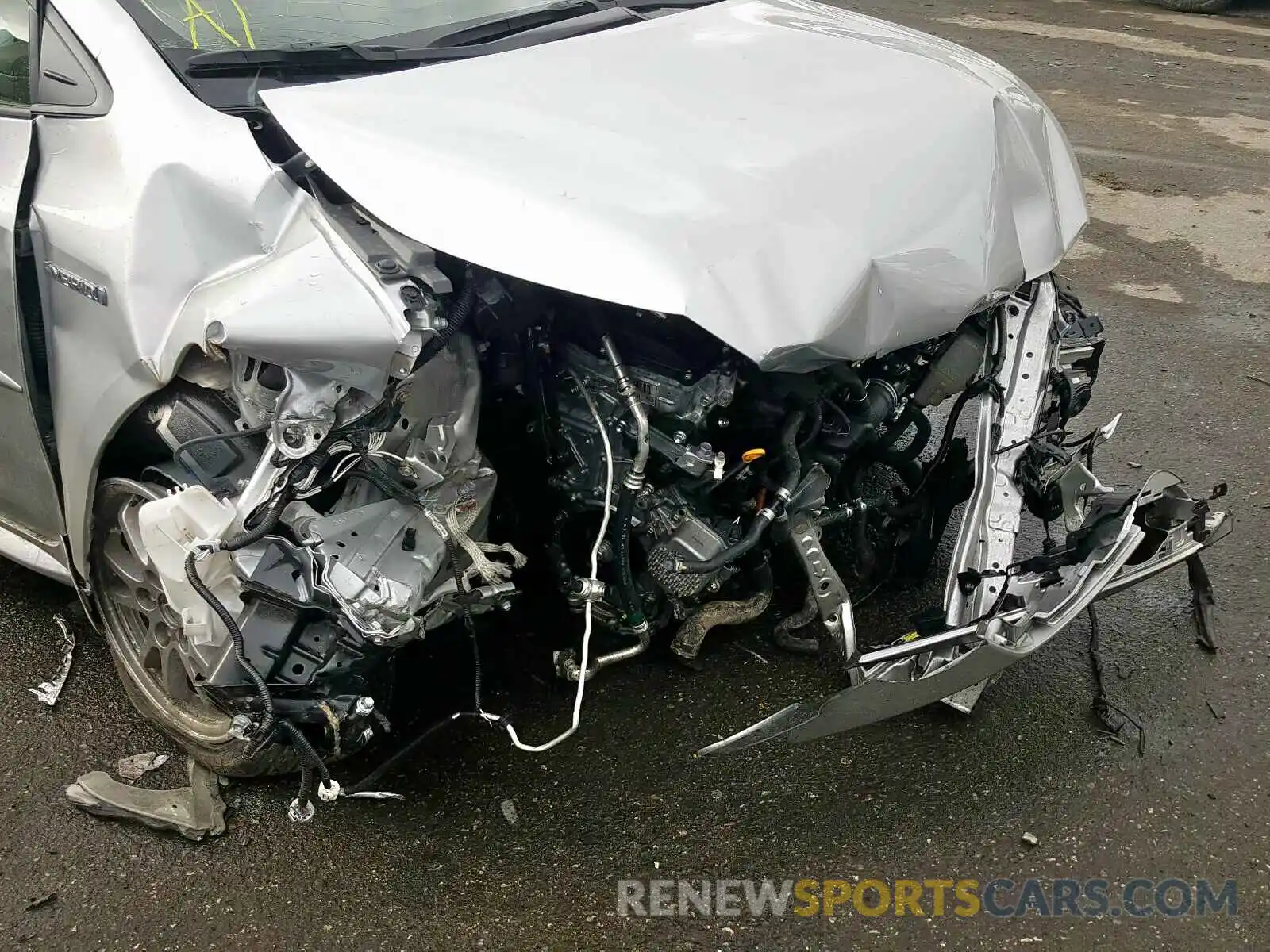 9 Photograph of a damaged car JTDEBRBE2LJ001856 TOYOTA COROLLA 2020