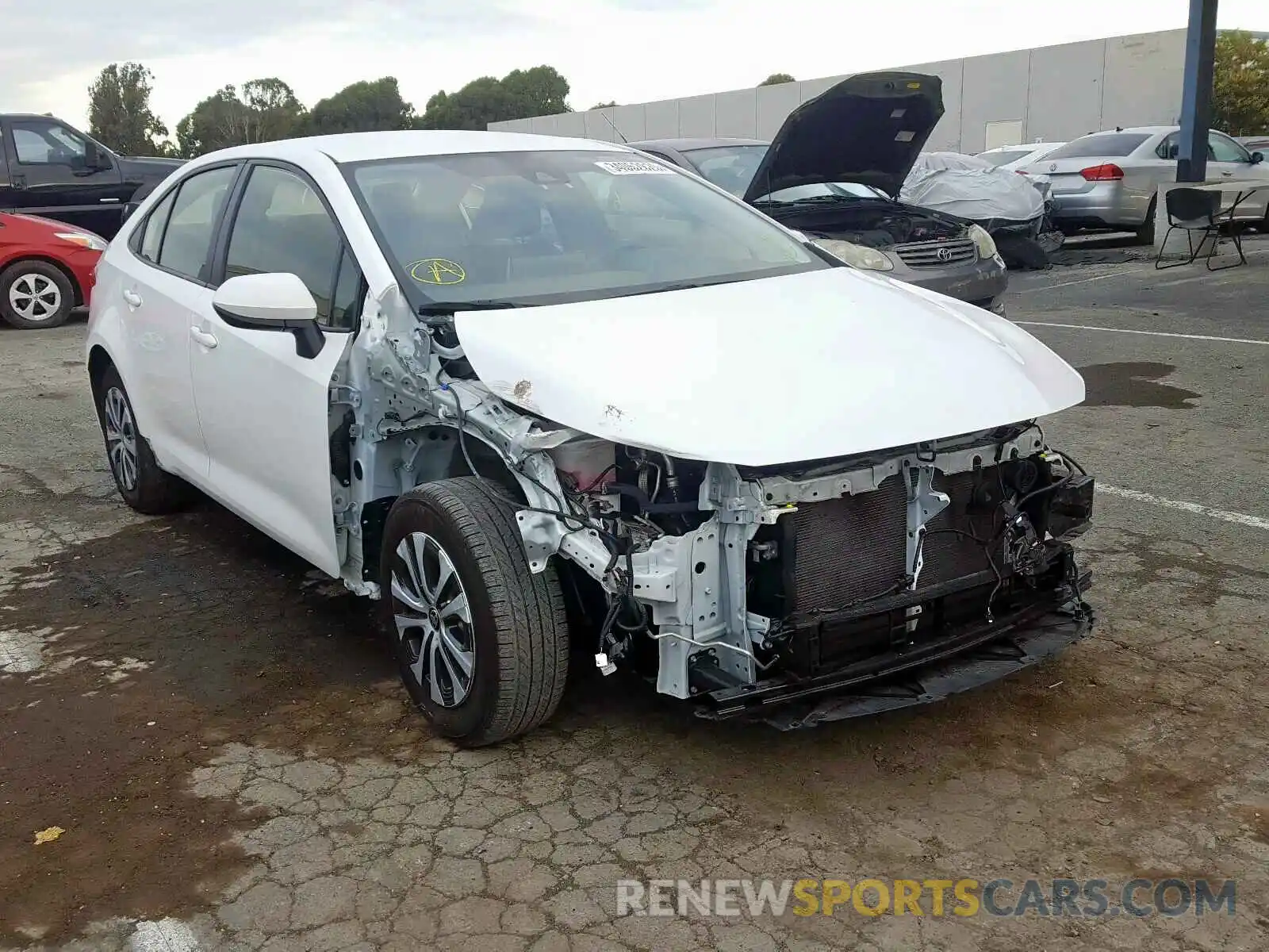 1 Photograph of a damaged car JTDEBRBE2LJ004157 TOYOTA COROLLA 2020