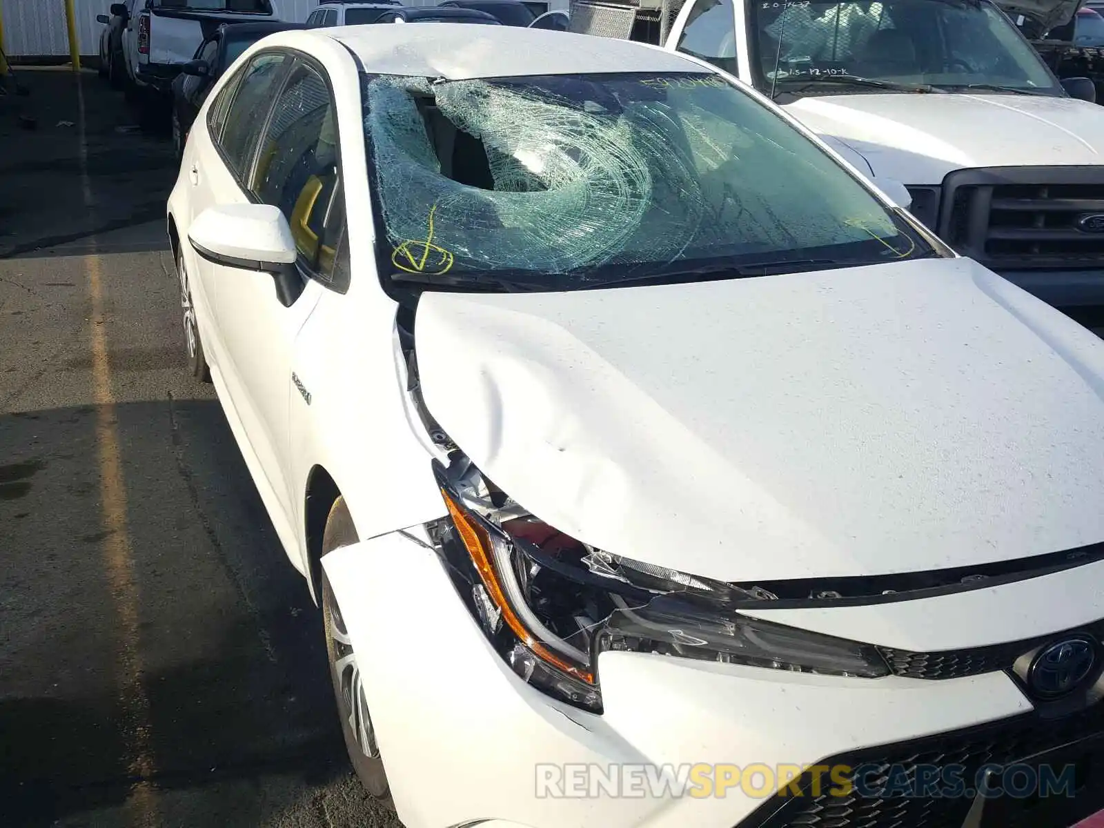 9 Photograph of a damaged car JTDEBRBE2LJ004417 TOYOTA COROLLA 2020