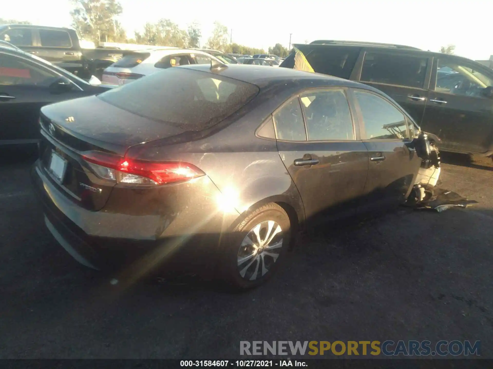 4 Photograph of a damaged car JTDEBRBE2LJ006958 TOYOTA COROLLA 2020