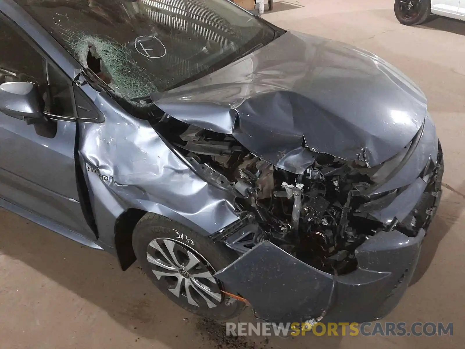 9 Photograph of a damaged car JTDEBRBE2LJ008418 TOYOTA COROLLA 2020