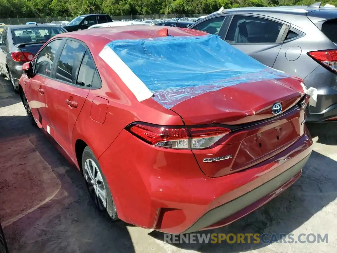 3 Photograph of a damaged car JTDEBRBE2LJ015238 TOYOTA COROLLA 2020