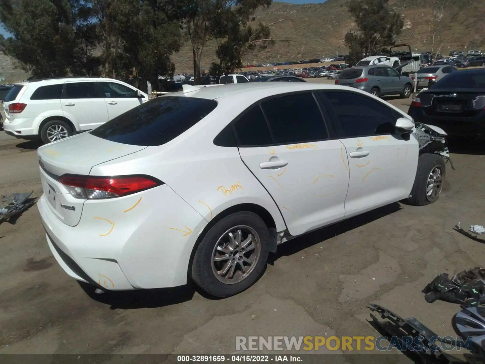 4 Photograph of a damaged car JTDEBRBE2LJ022707 TOYOTA COROLLA 2020