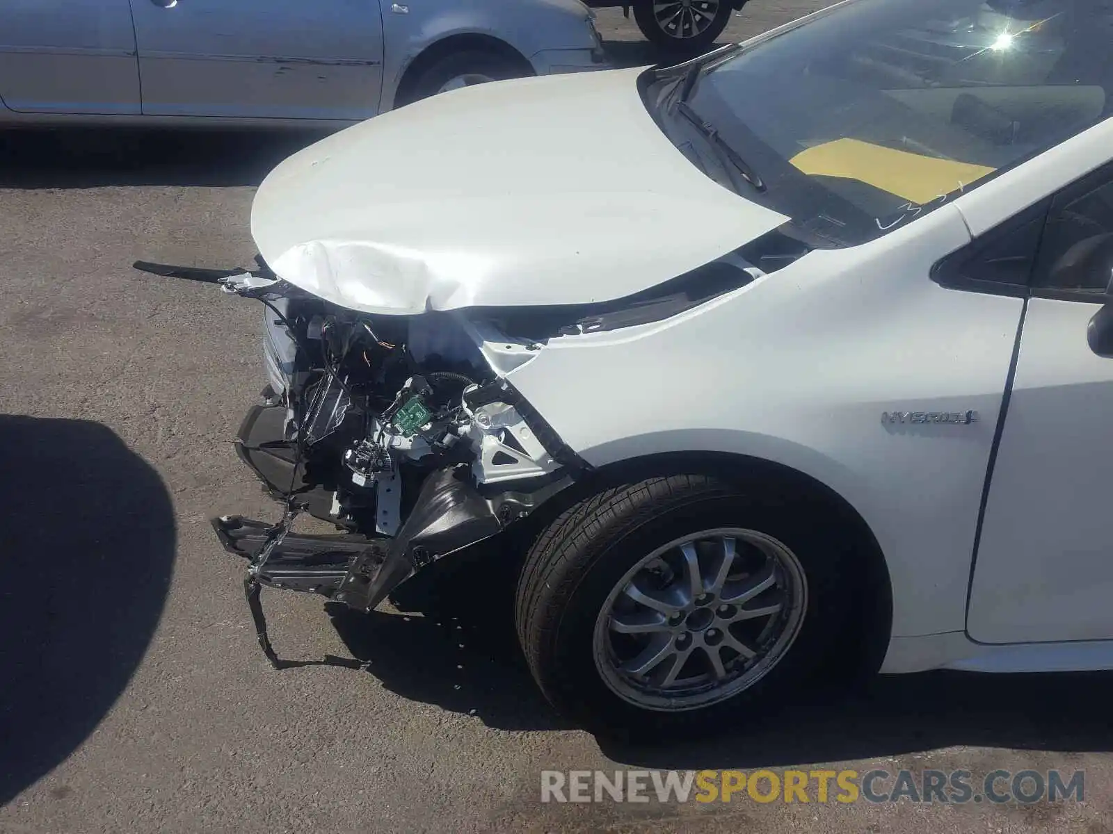 9 Photograph of a damaged car JTDEBRBE2LJ024201 TOYOTA COROLLA 2020