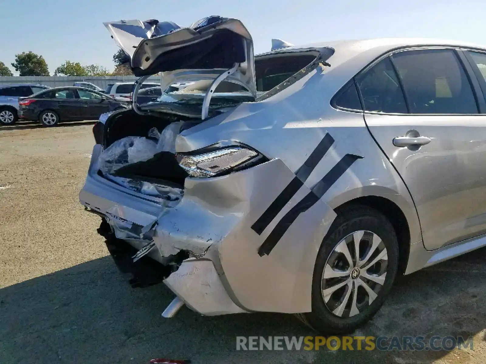 9 Photograph of a damaged car JTDEBRBE3LJ008959 TOYOTA COROLLA 2020