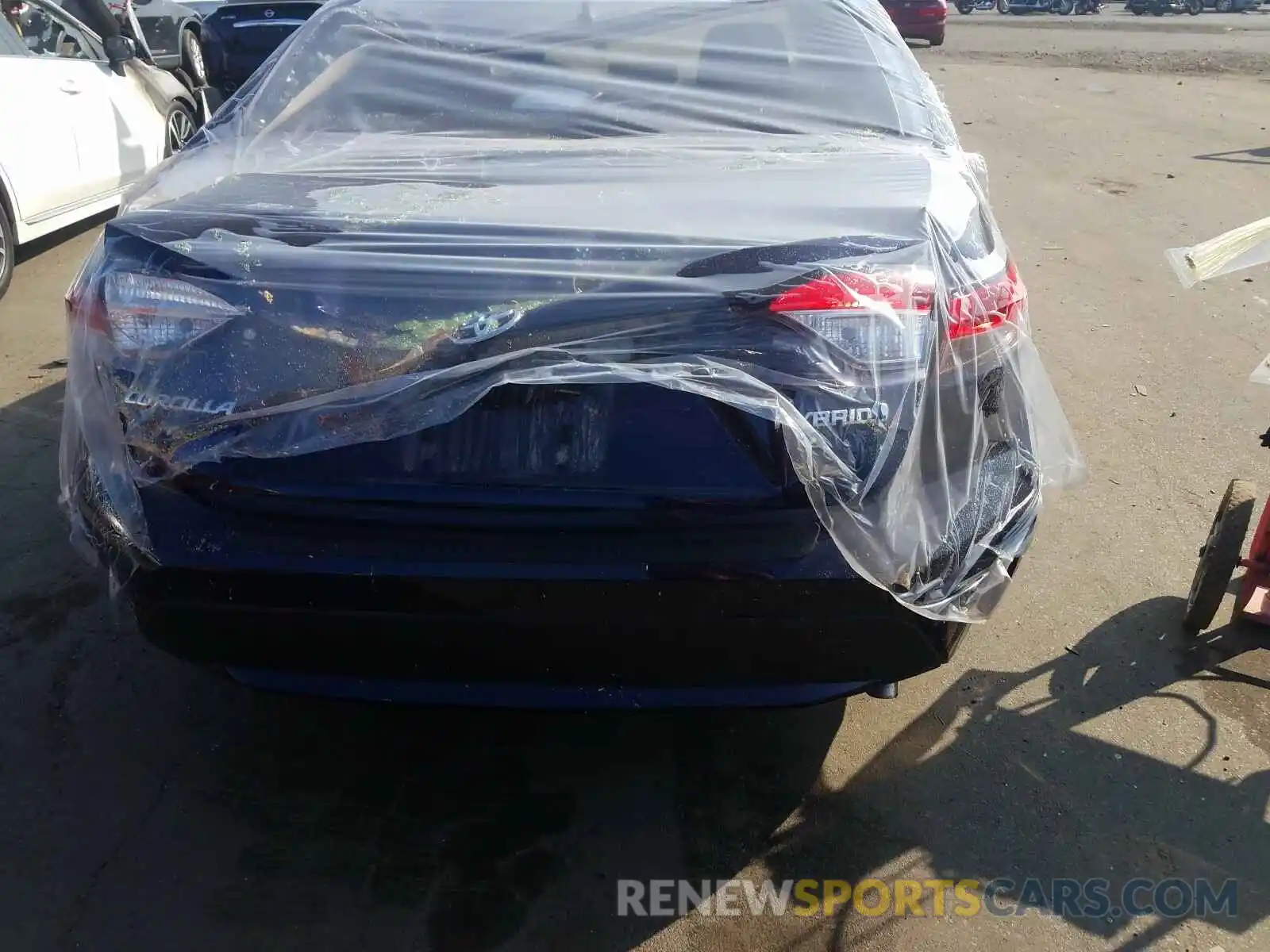 9 Photograph of a damaged car JTDEBRBE3LJ010923 TOYOTA COROLLA 2020