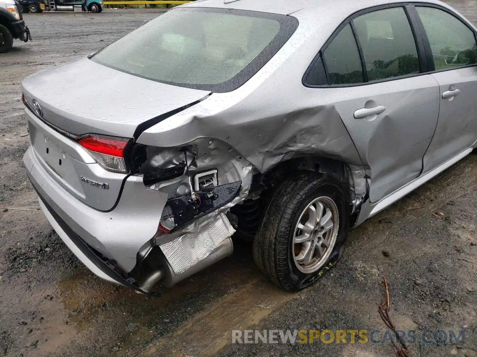 9 Photograph of a damaged car JTDEBRBE3LJ014132 TOYOTA COROLLA 2020