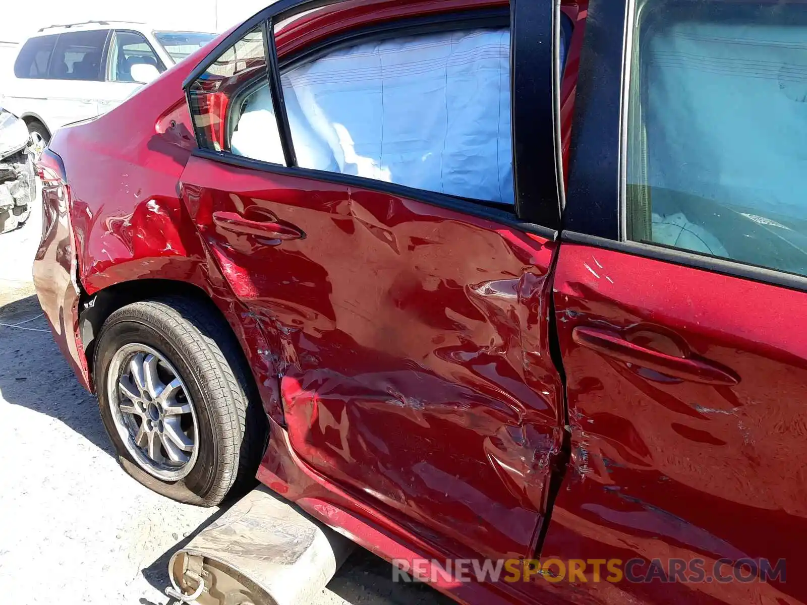 9 Photograph of a damaged car JTDEBRBE3LJ015748 TOYOTA COROLLA 2020