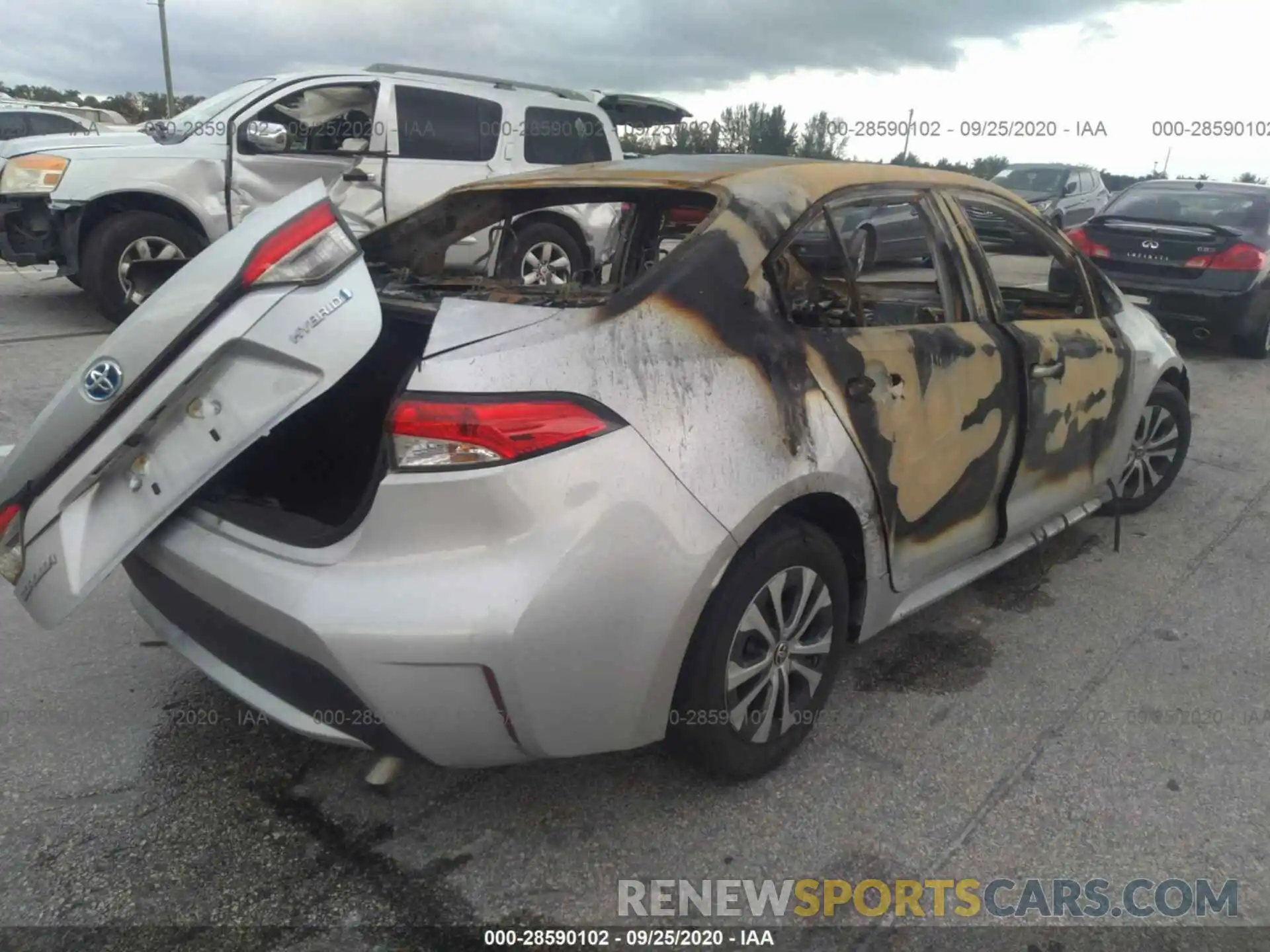 4 Photograph of a damaged car JTDEBRBE3LJ019900 TOYOTA COROLLA 2020