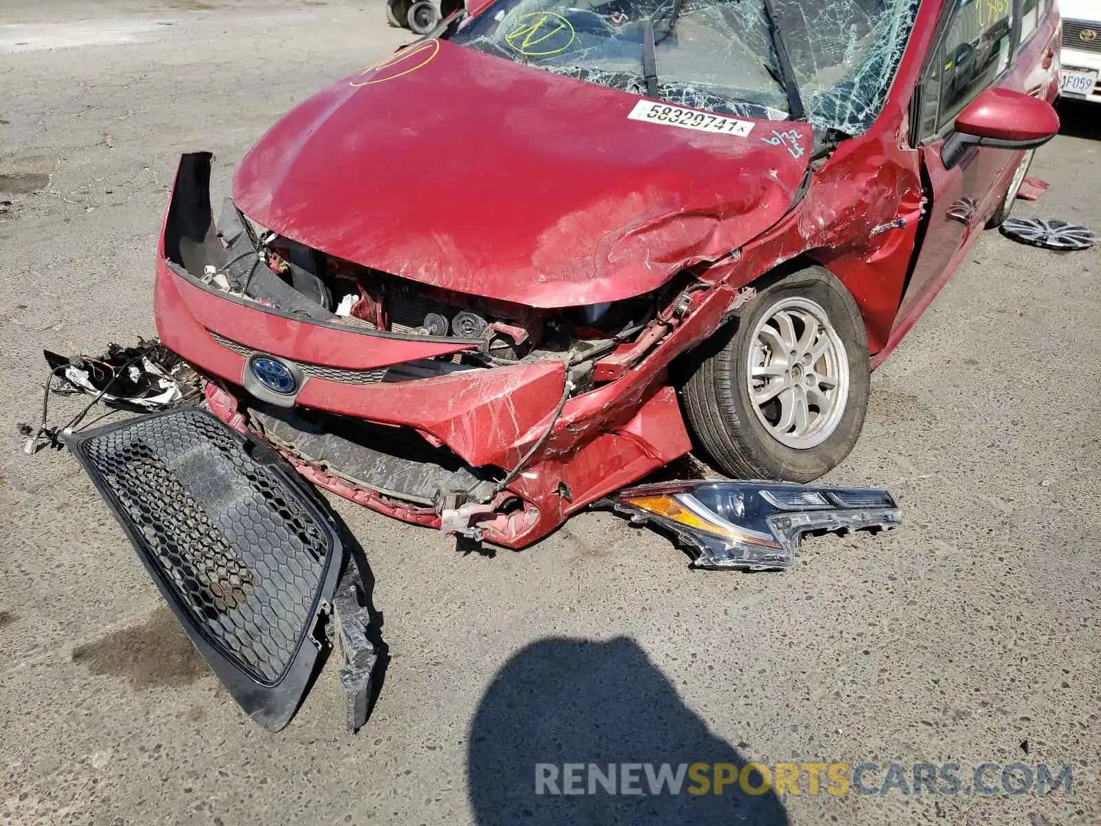 9 Photograph of a damaged car JTDEBRBE3LJ024238 TOYOTA COROLLA 2020