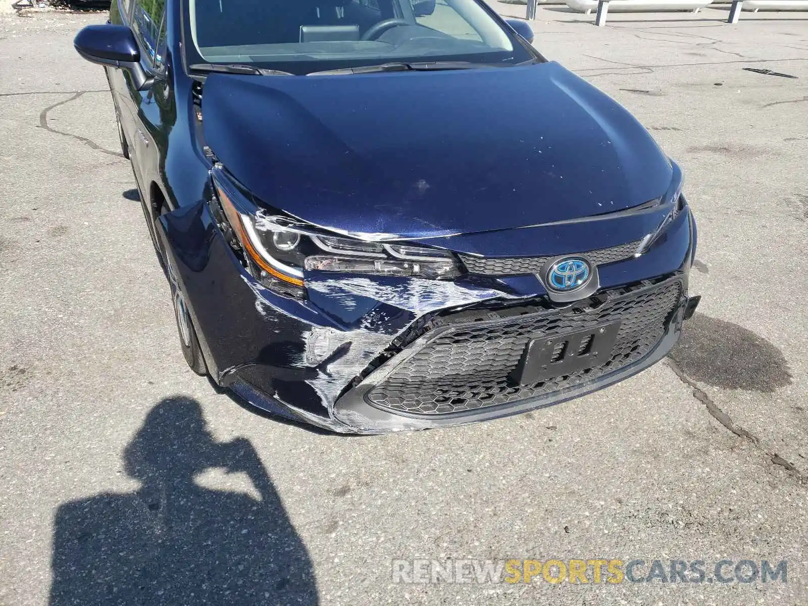 9 Photograph of a damaged car JTDEBRBE3LJ030170 TOYOTA COROLLA 2020