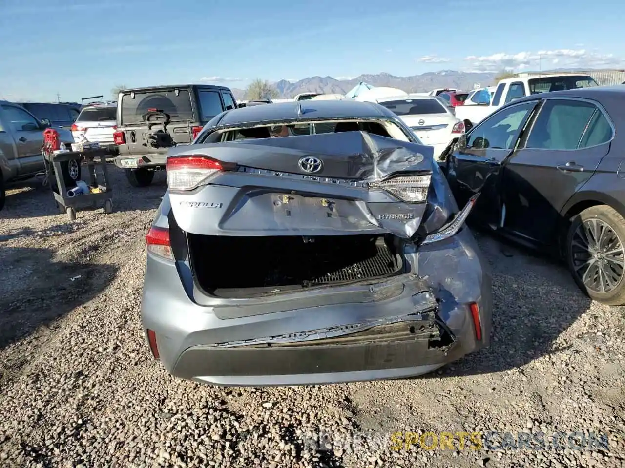 6 Photograph of a damaged car JTDEBRBE4LJ000689 TOYOTA COROLLA 2020