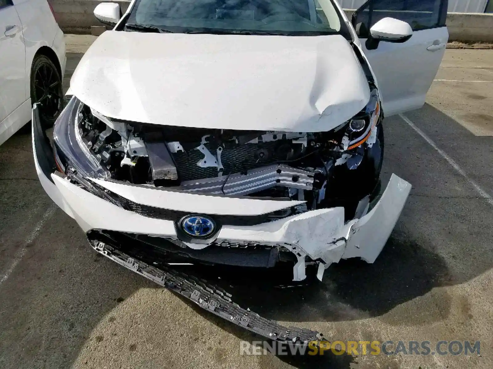 9 Photograph of a damaged car JTDEBRBE4LJ008064 TOYOTA COROLLA 2020