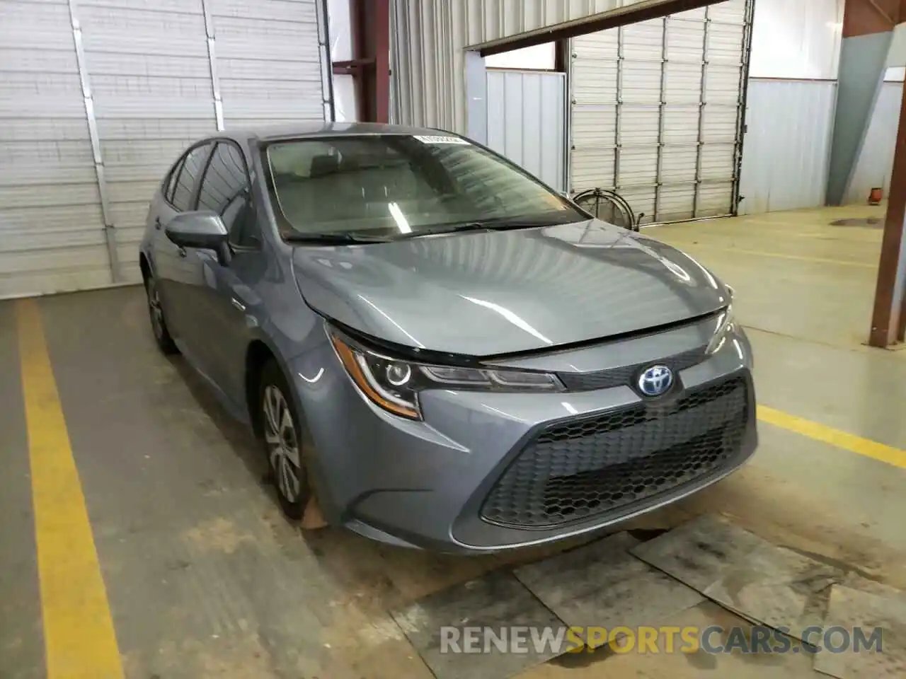 1 Photograph of a damaged car JTDEBRBE4LJ009358 TOYOTA COROLLA 2020