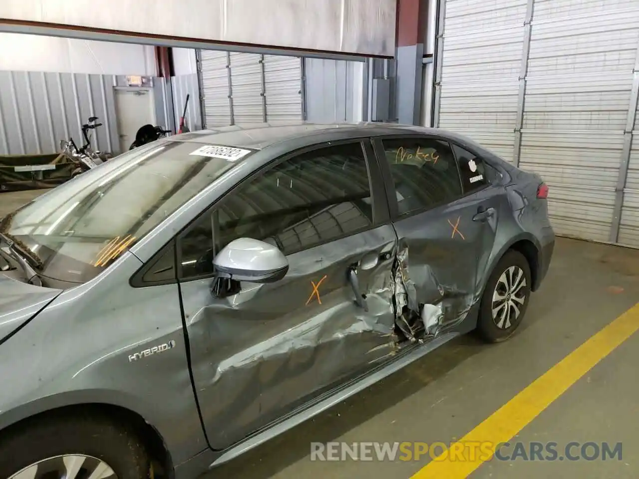 9 Photograph of a damaged car JTDEBRBE4LJ009358 TOYOTA COROLLA 2020