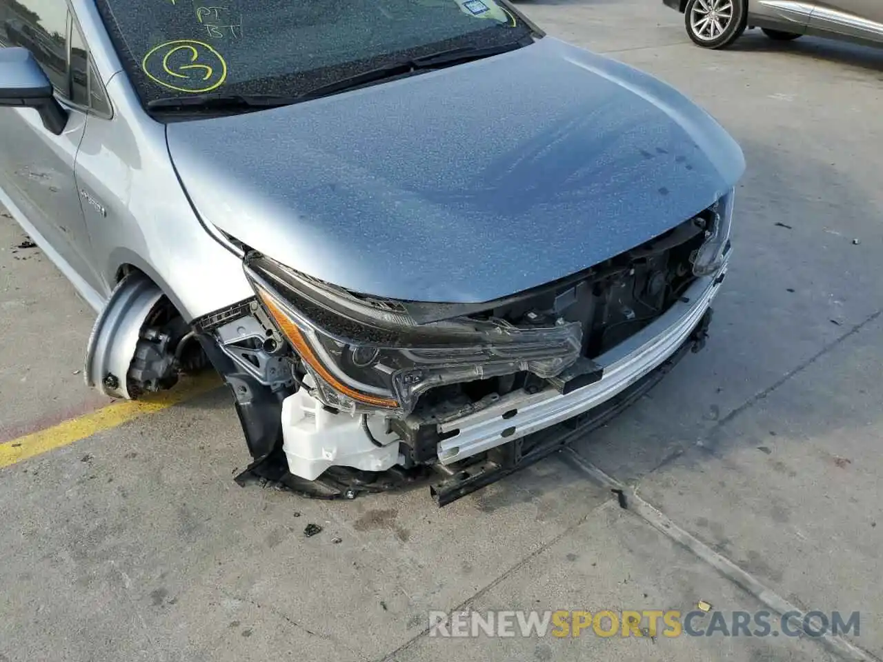 9 Photograph of a damaged car JTDEBRBE4LJ017430 TOYOTA COROLLA 2020