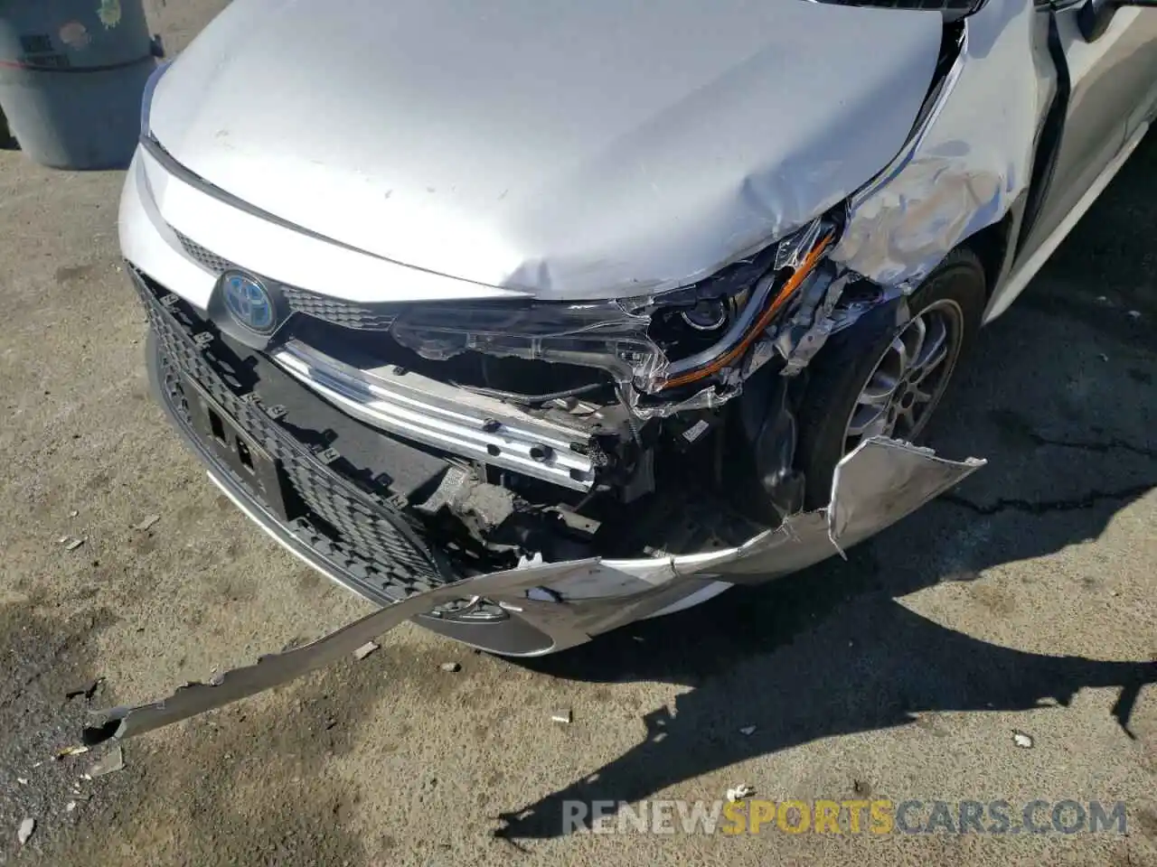 9 Photograph of a damaged car JTDEBRBE4LJ020621 TOYOTA COROLLA 2020