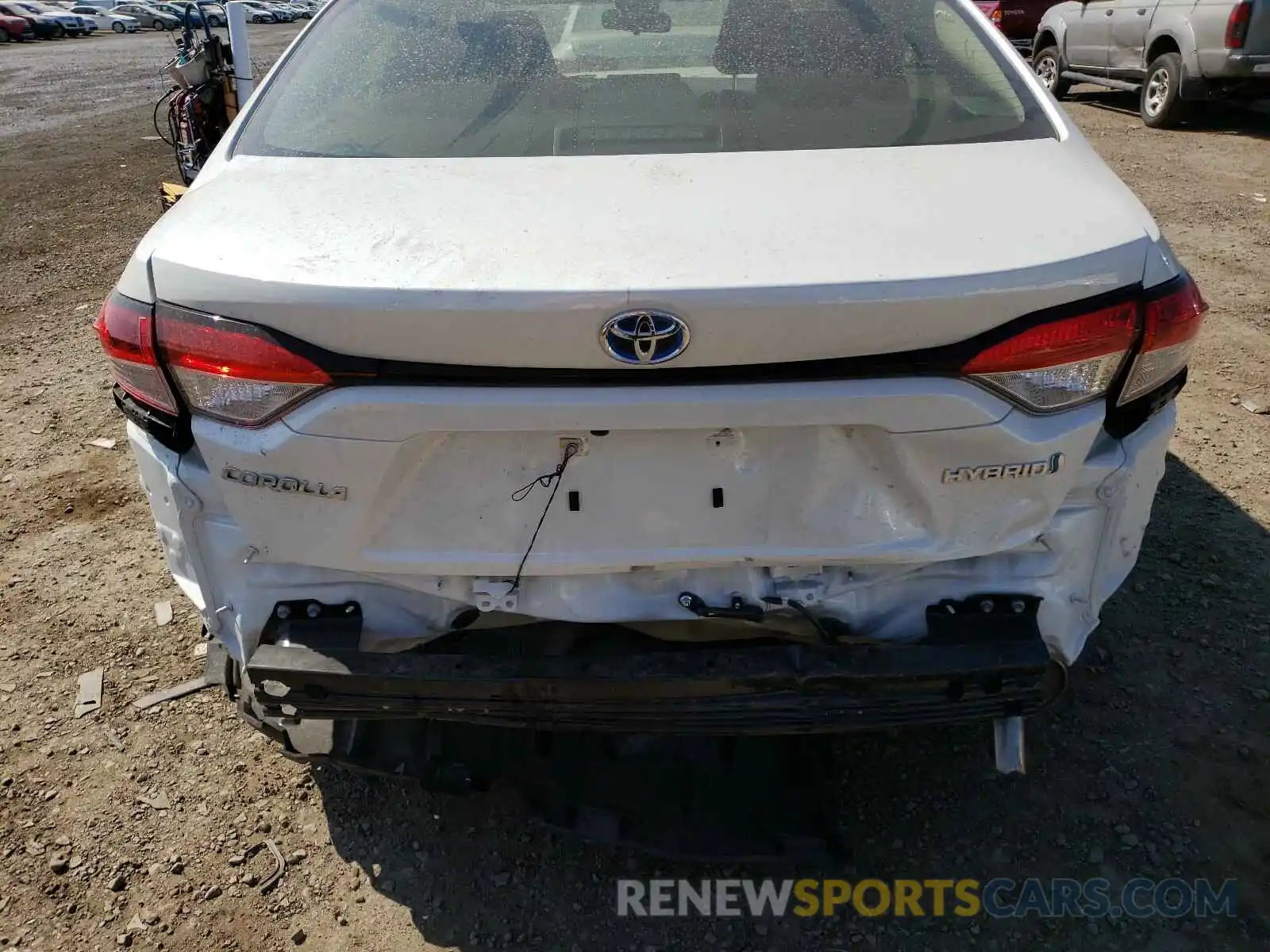 9 Photograph of a damaged car JTDEBRBE4LJ023826 TOYOTA COROLLA 2020