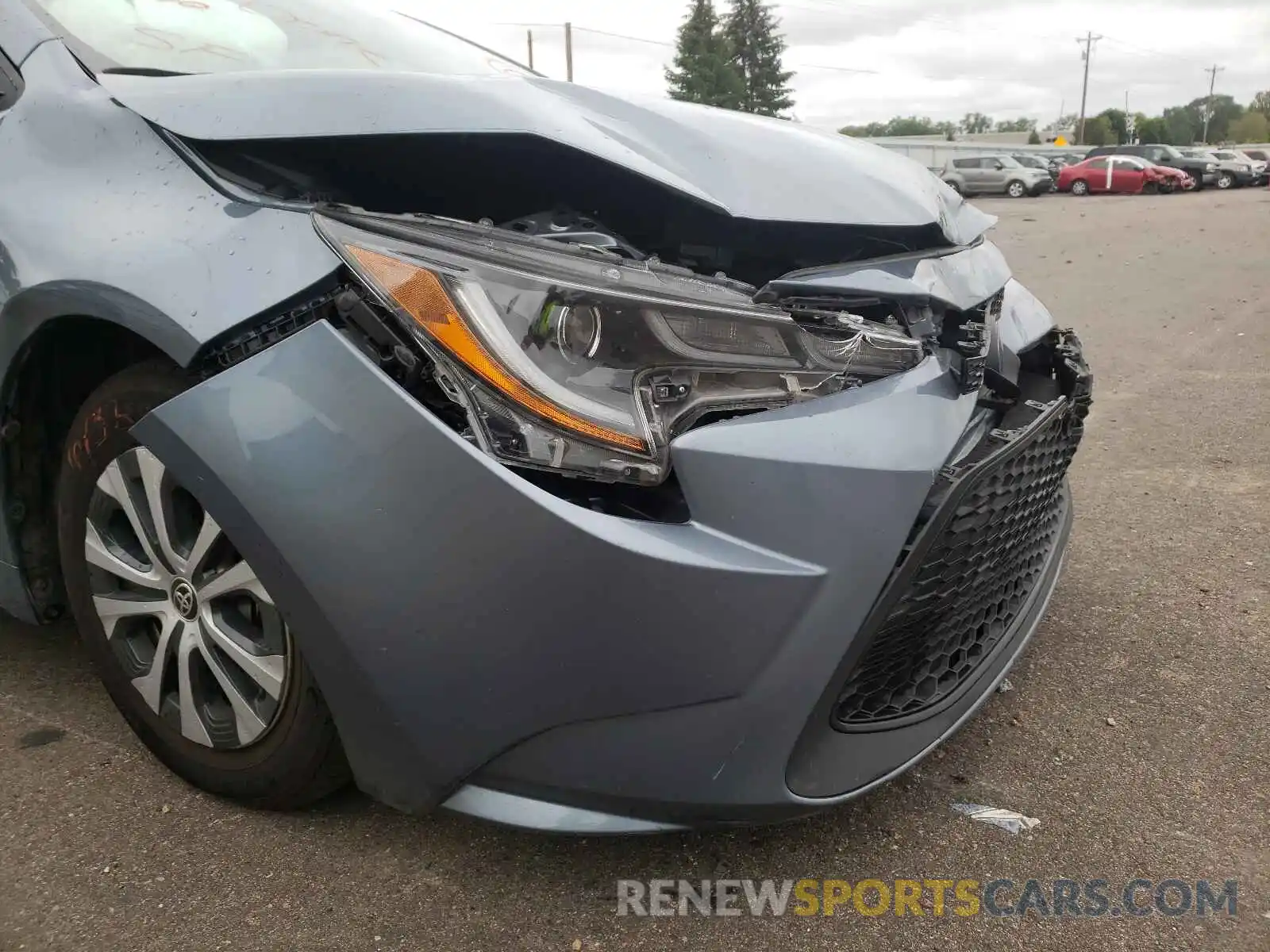 9 Photograph of a damaged car JTDEBRBE4LJ025060 TOYOTA COROLLA 2020