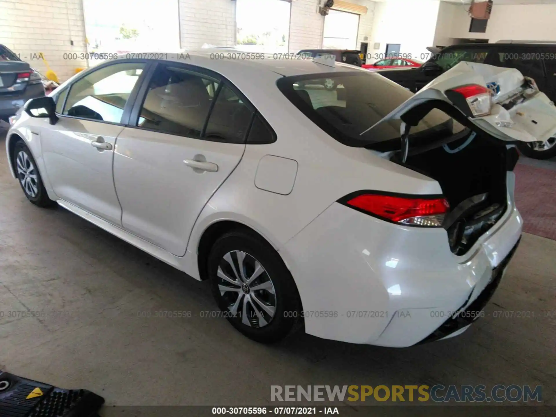 3 Photograph of a damaged car JTDEBRBE4LJ025950 TOYOTA COROLLA 2020