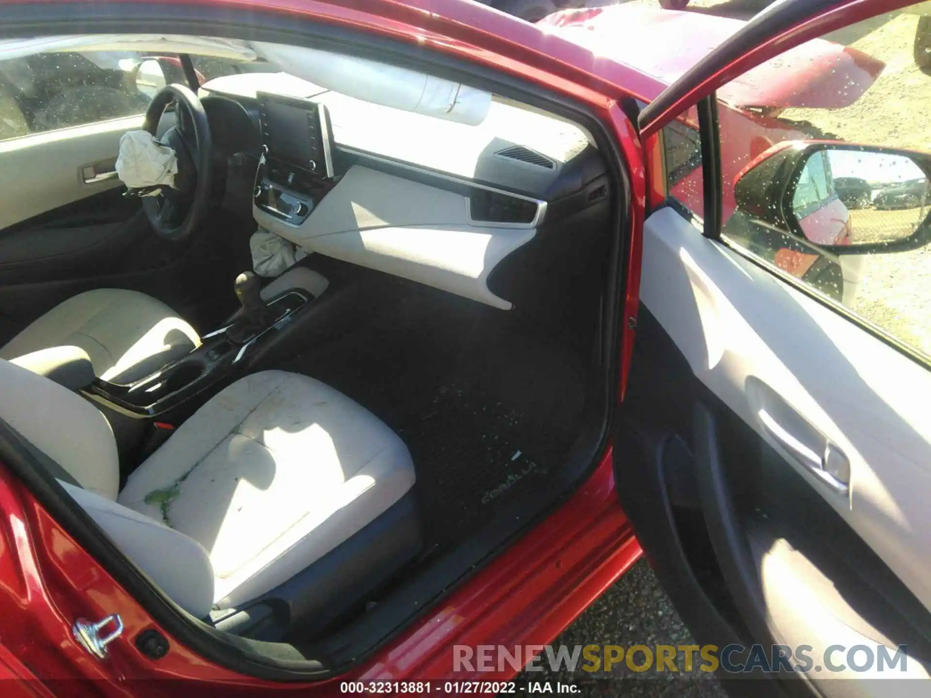 5 Photograph of a damaged car JTDEBRBE5LJ000989 TOYOTA COROLLA 2020