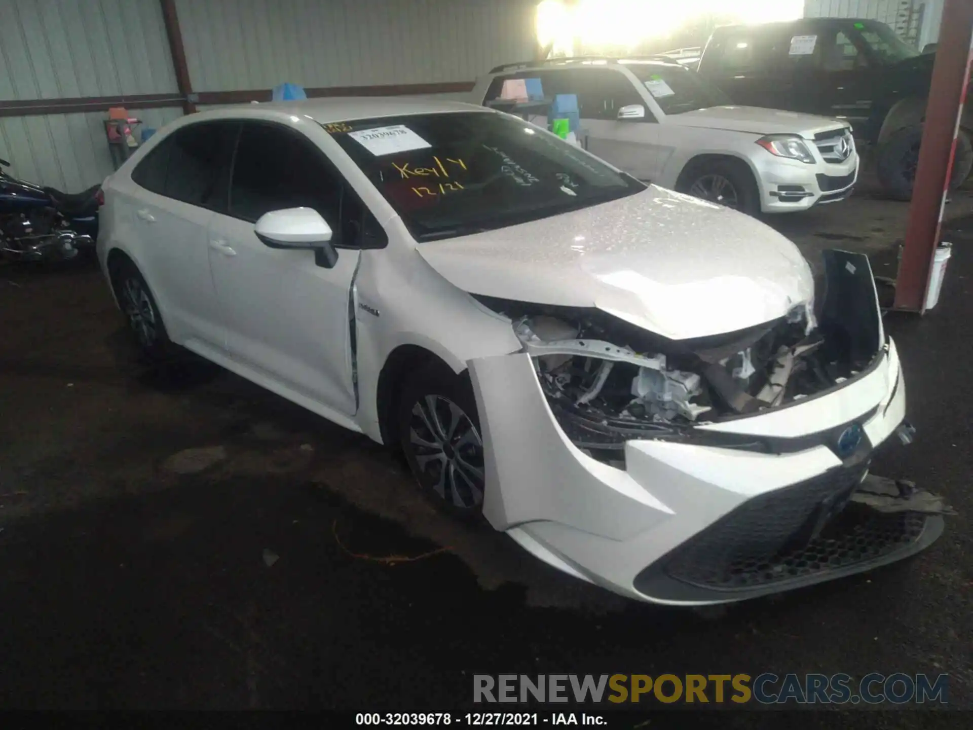 1 Photograph of a damaged car JTDEBRBE5LJ003598 TOYOTA COROLLA 2020