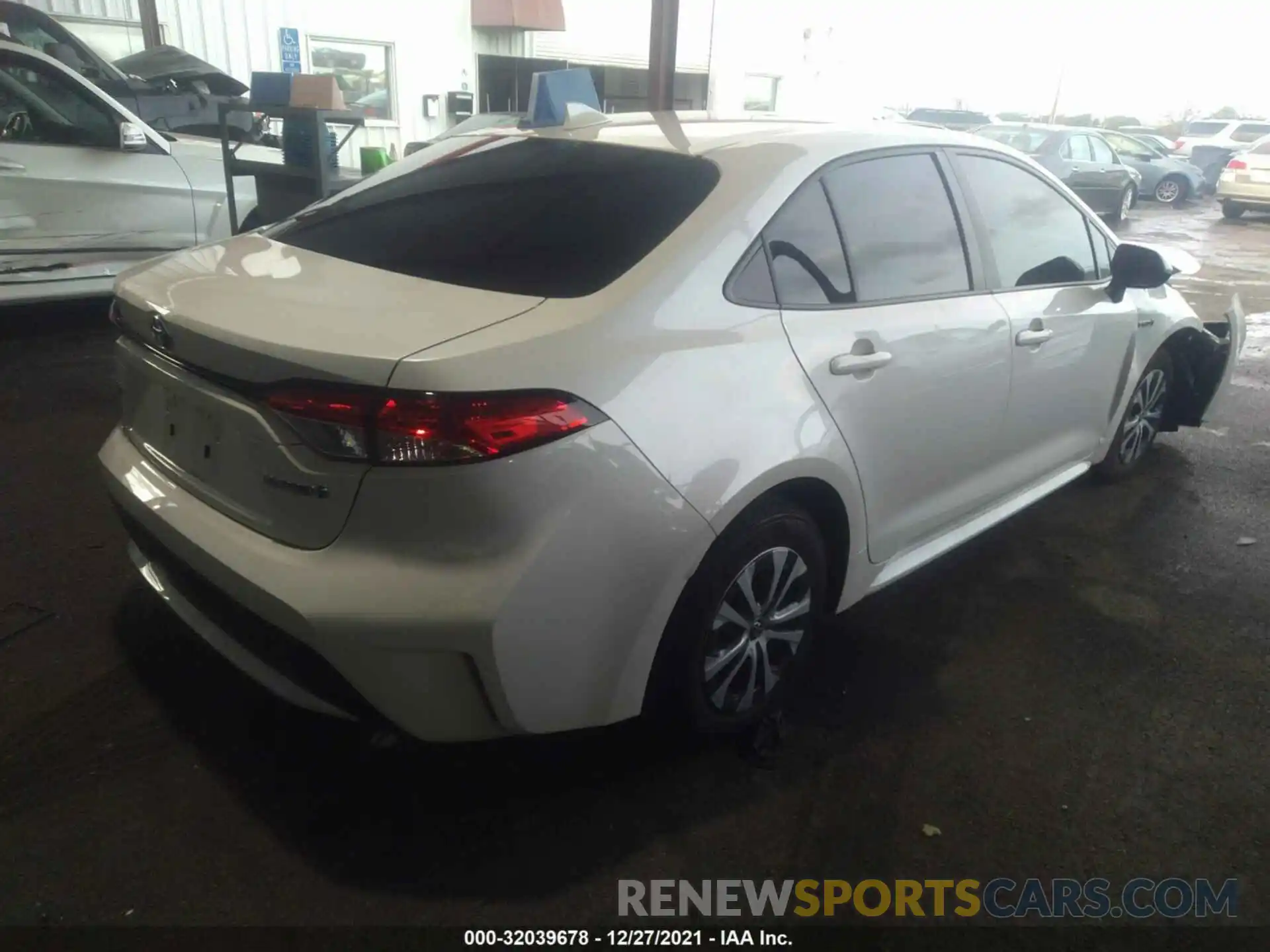 4 Photograph of a damaged car JTDEBRBE5LJ003598 TOYOTA COROLLA 2020