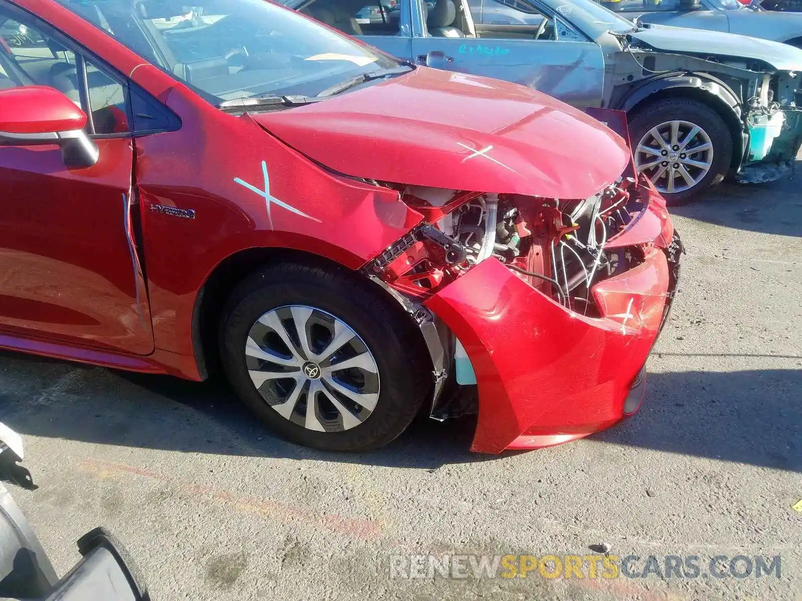 9 Photograph of a damaged car JTDEBRBE5LJ008753 TOYOTA COROLLA 2020