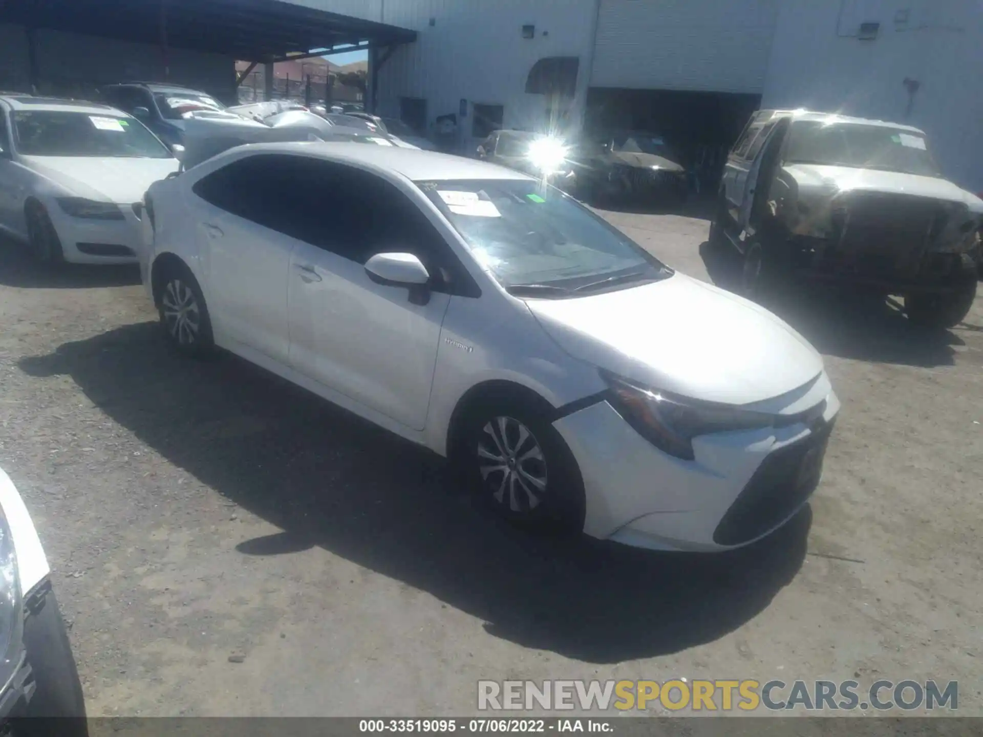 1 Photograph of a damaged car JTDEBRBE5LJ008817 TOYOTA COROLLA 2020