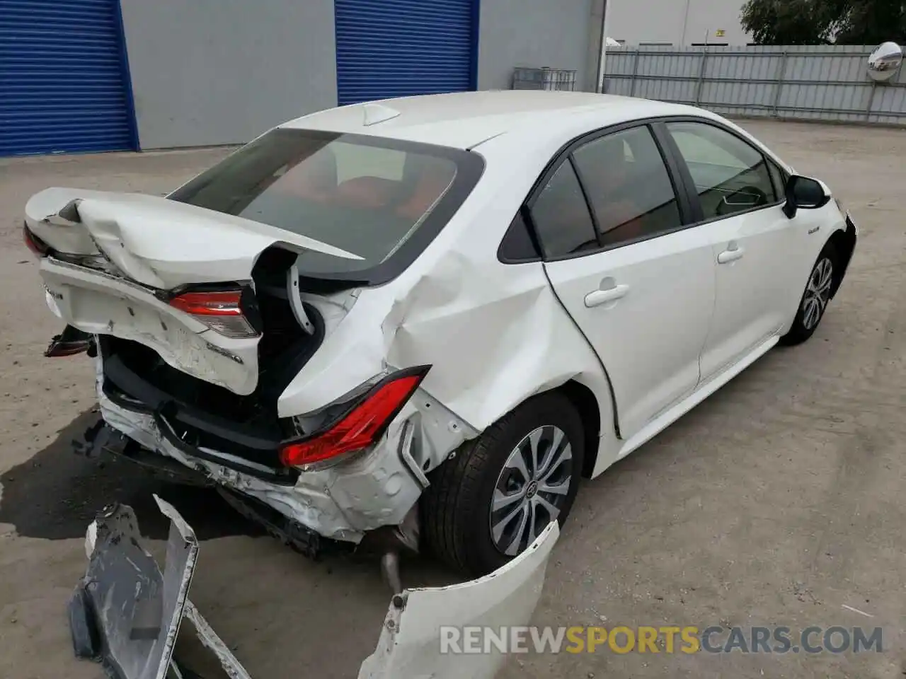 4 Photograph of a damaged car JTDEBRBE5LJ009045 TOYOTA COROLLA 2020